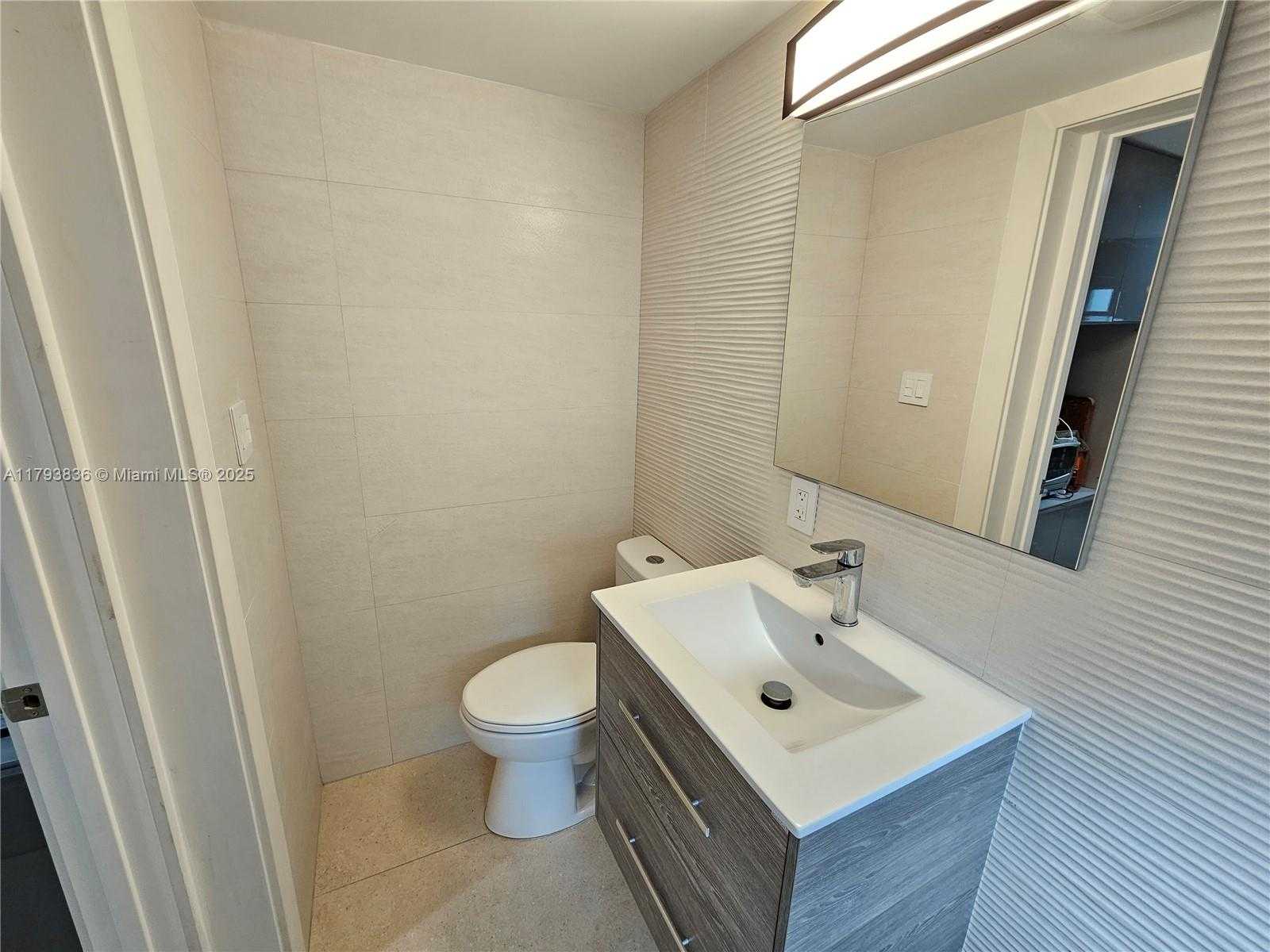 Small Image of 12120 NORTH EAST 11TH PL, North Miami Number 39