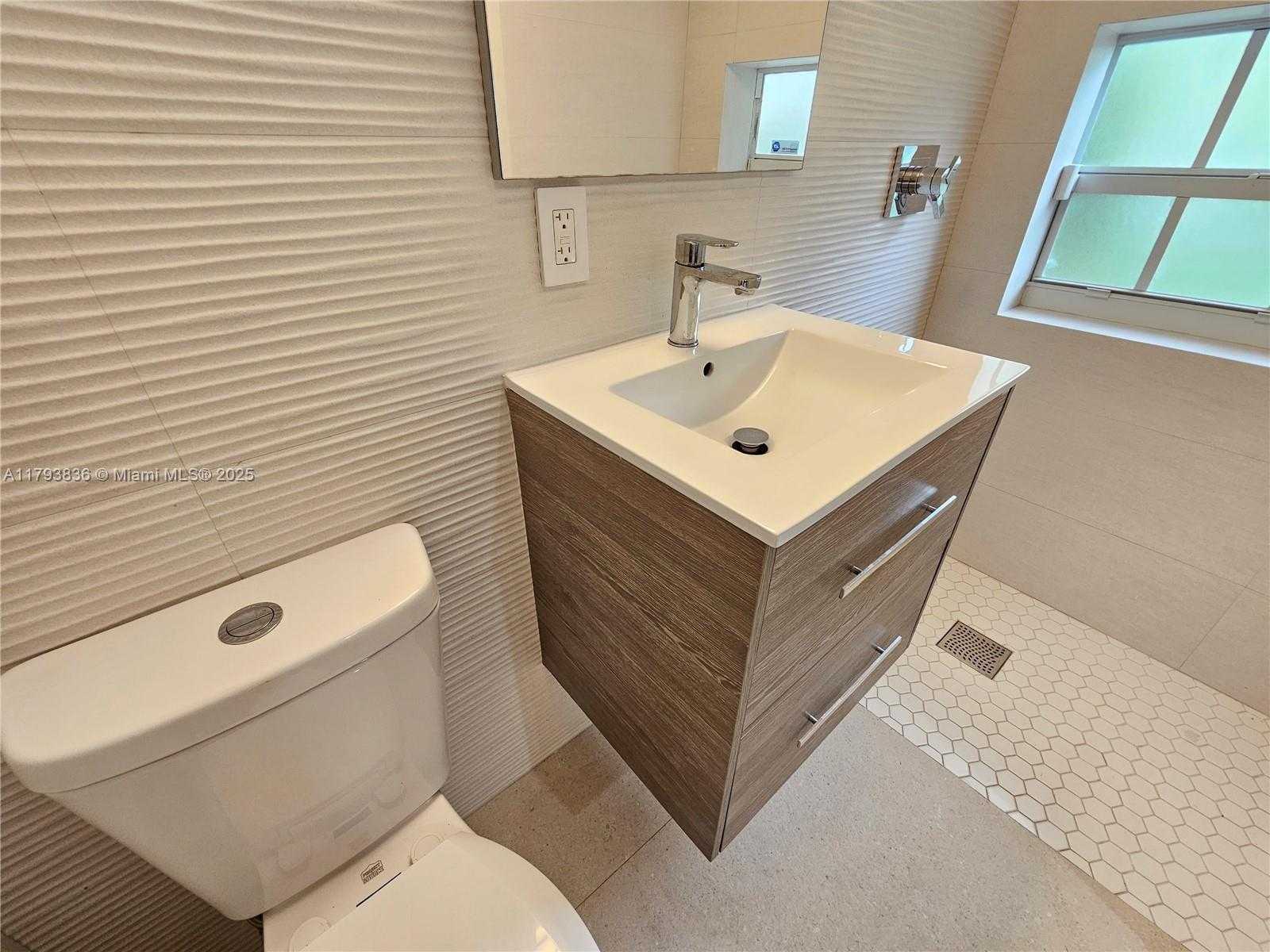 Small Image of 12120 NORTH EAST 11TH PL, North Miami Number 40