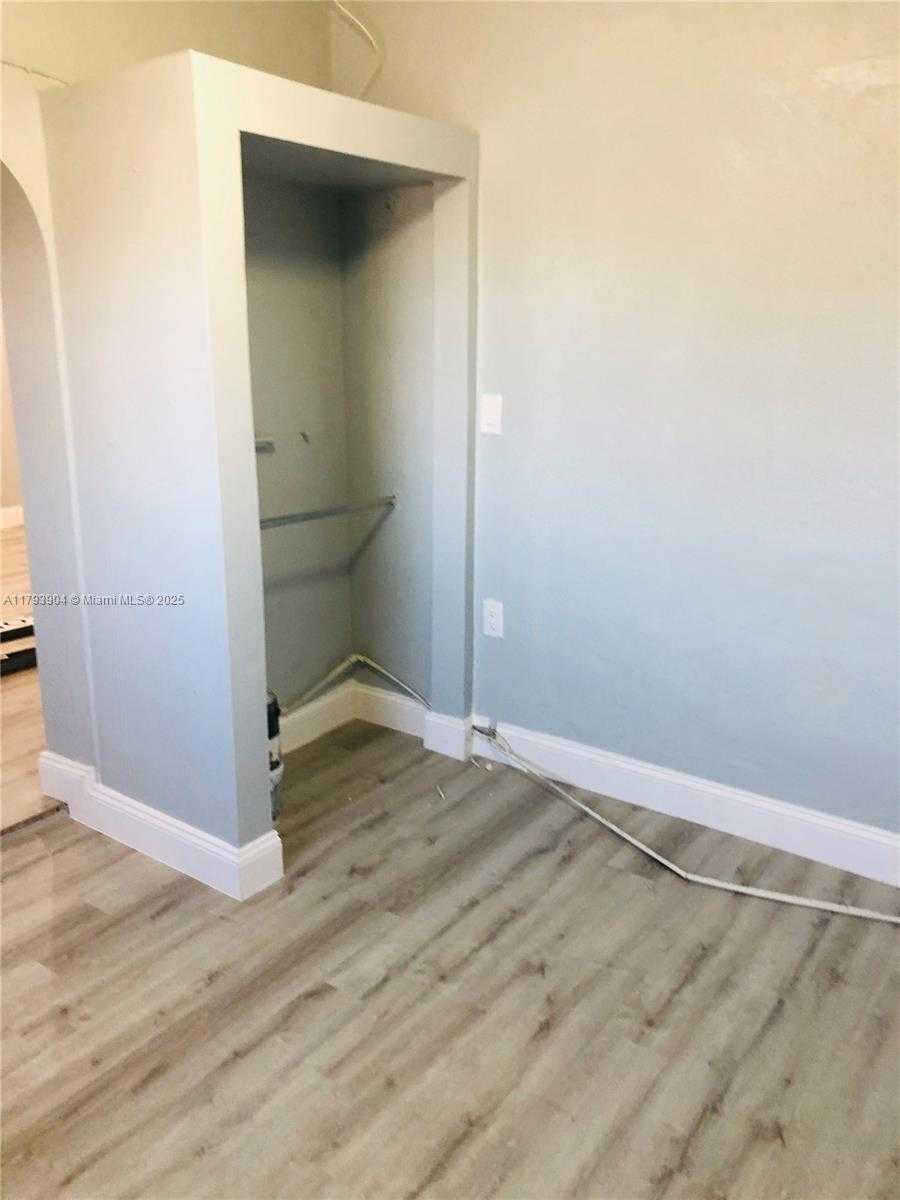 Imagen de Pequeño Objeto