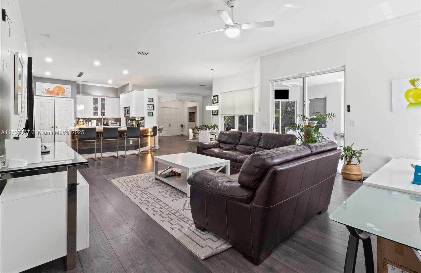 Small Image of 1046 SOUTH WEST 159TH WAY, Pembroke Pines Number 11