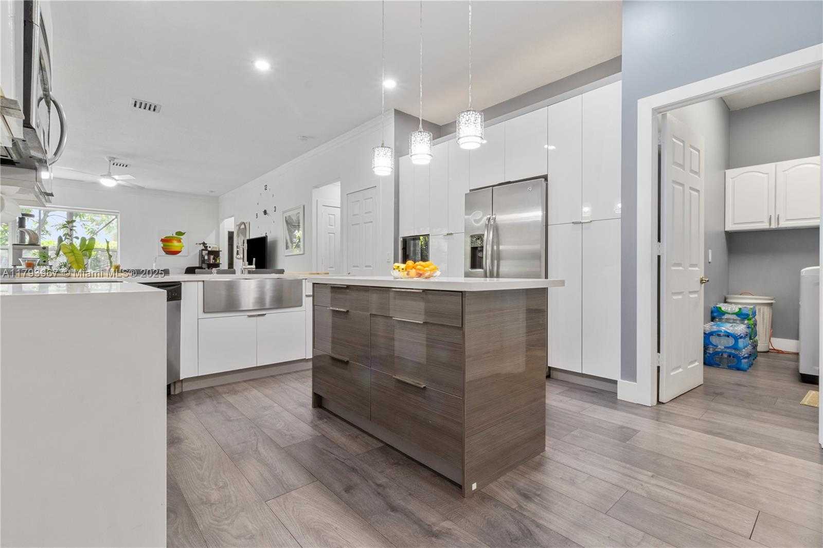 Small Image of 1046 SOUTH WEST 159TH WAY, Pembroke Pines Number 14