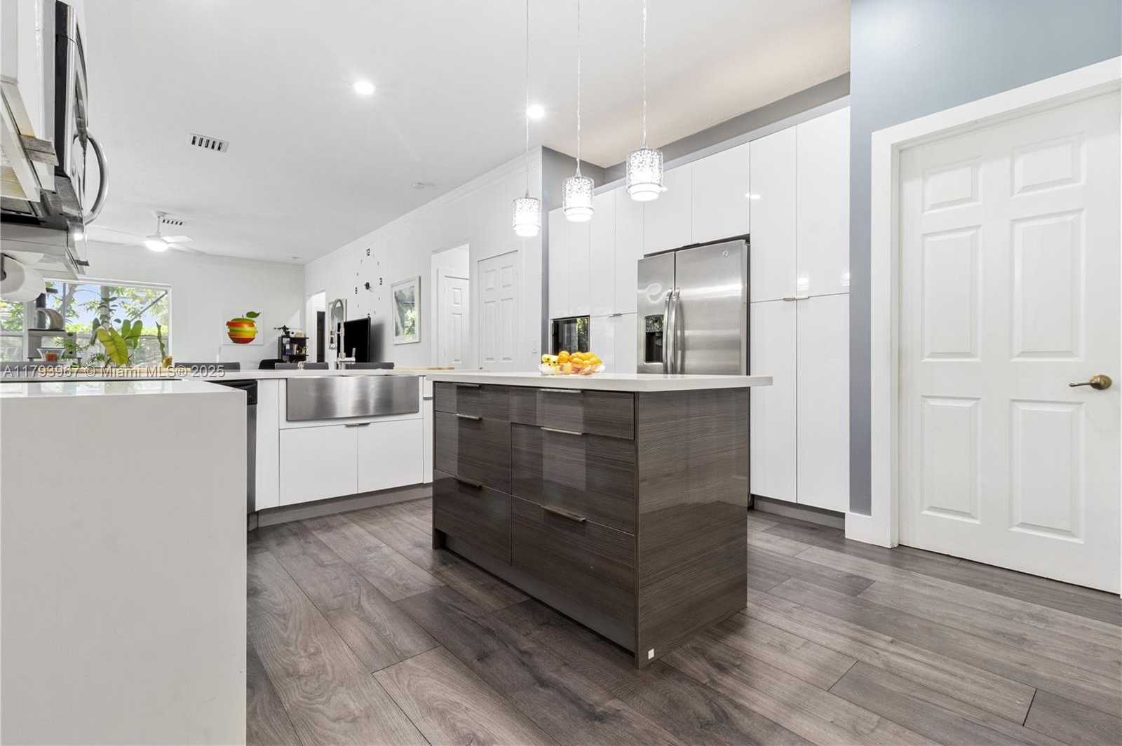 Small Image of 1046 SOUTH WEST 159TH WAY, Pembroke Pines Number 15