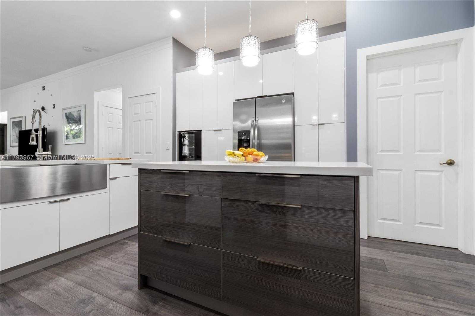 Small Image of 1046 SOUTH WEST 159TH WAY, Pembroke Pines Number 16