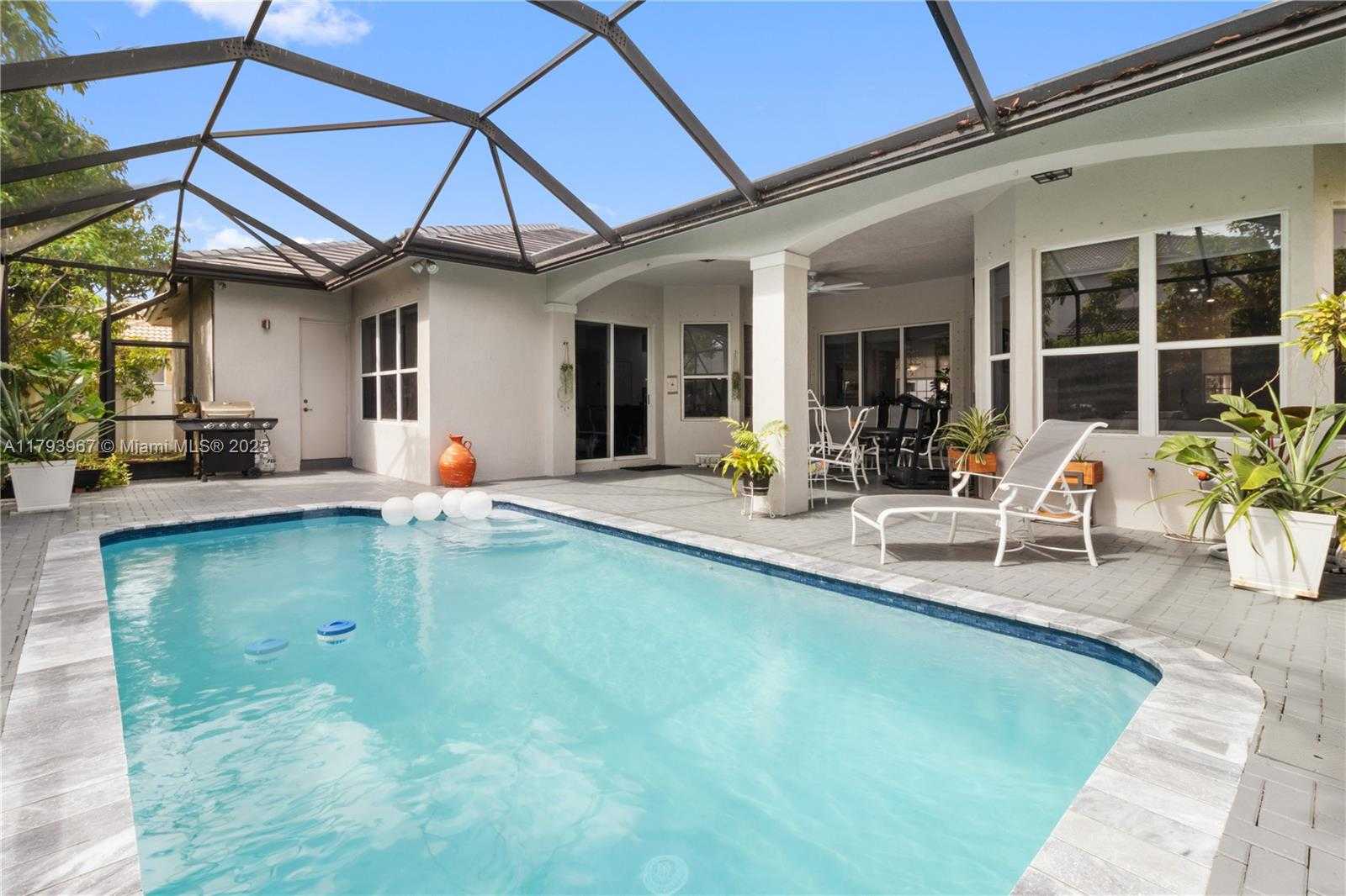 Small Image of 1046 SOUTH WEST 159TH WAY, Pembroke Pines Number 34