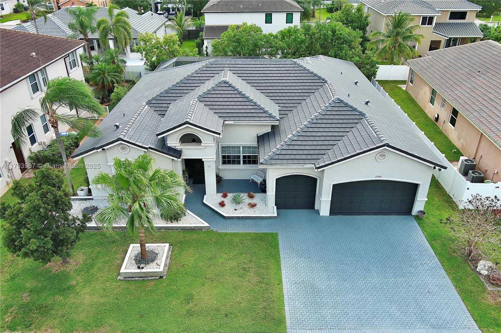 Small Image of 1046 SOUTH WEST 159TH WAY, Pembroke Pines Number 35