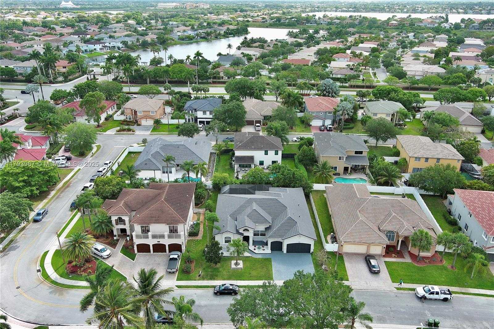 Small Image of 1046 SOUTH WEST 159TH WAY, Pembroke Pines Number 36
