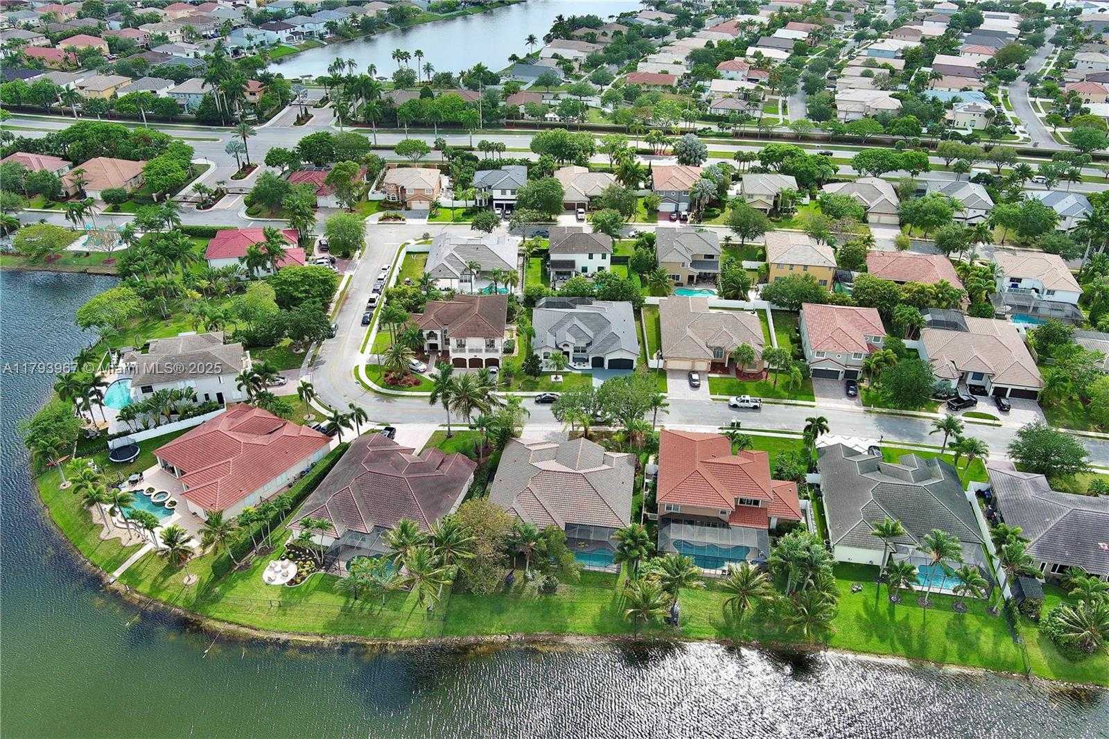 Small Image of 1046 SOUTH WEST 159TH WAY, Pembroke Pines Number 37