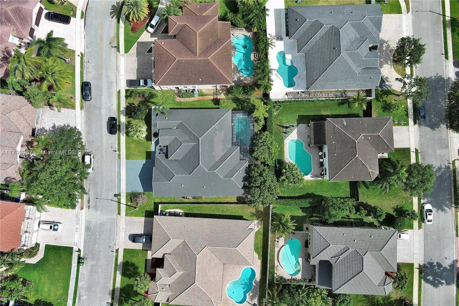 Small Image of 1046 SOUTH WEST 159TH WAY, Pembroke Pines Number 39