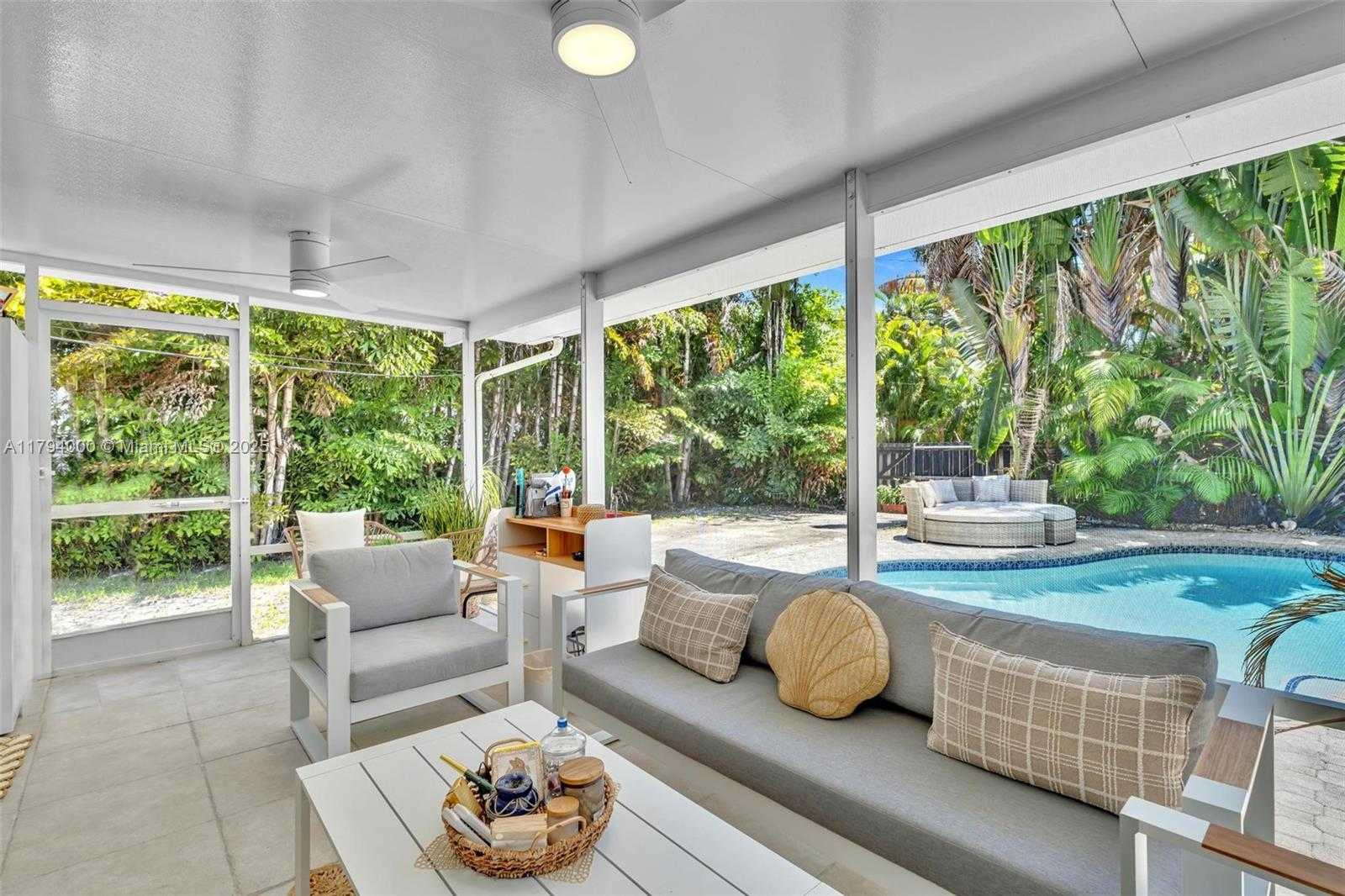 Small Image of 1402 FLETCHER ST, Hollywood Number 16