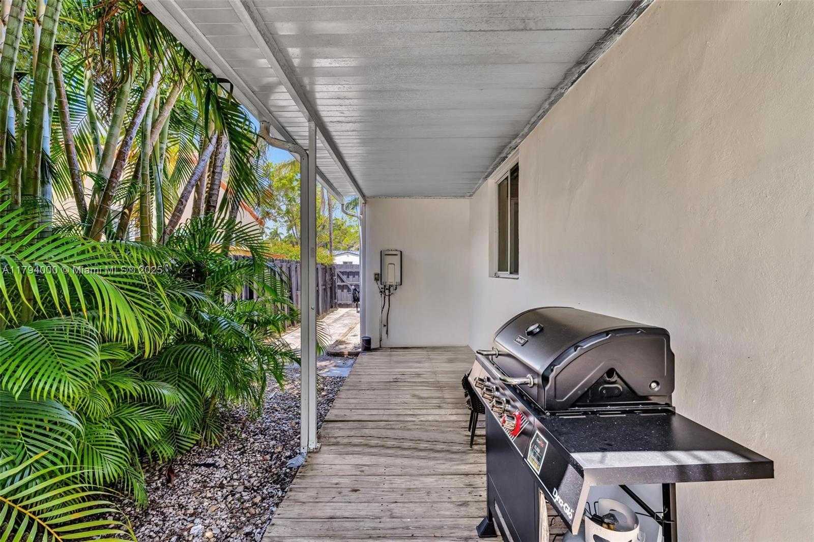 Small Image of 1402 FLETCHER ST, Hollywood Number 17