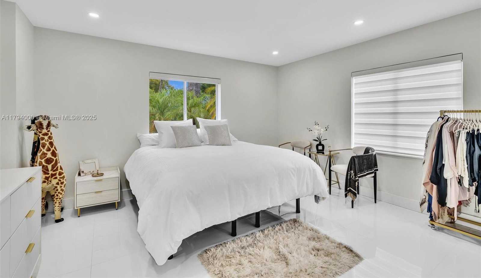 Small Image of 1402 FLETCHER ST, Hollywood Number 2