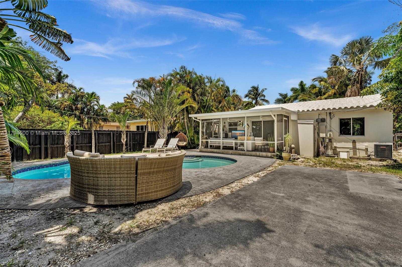 Small Image of 1402 FLETCHER ST, Hollywood Number 20