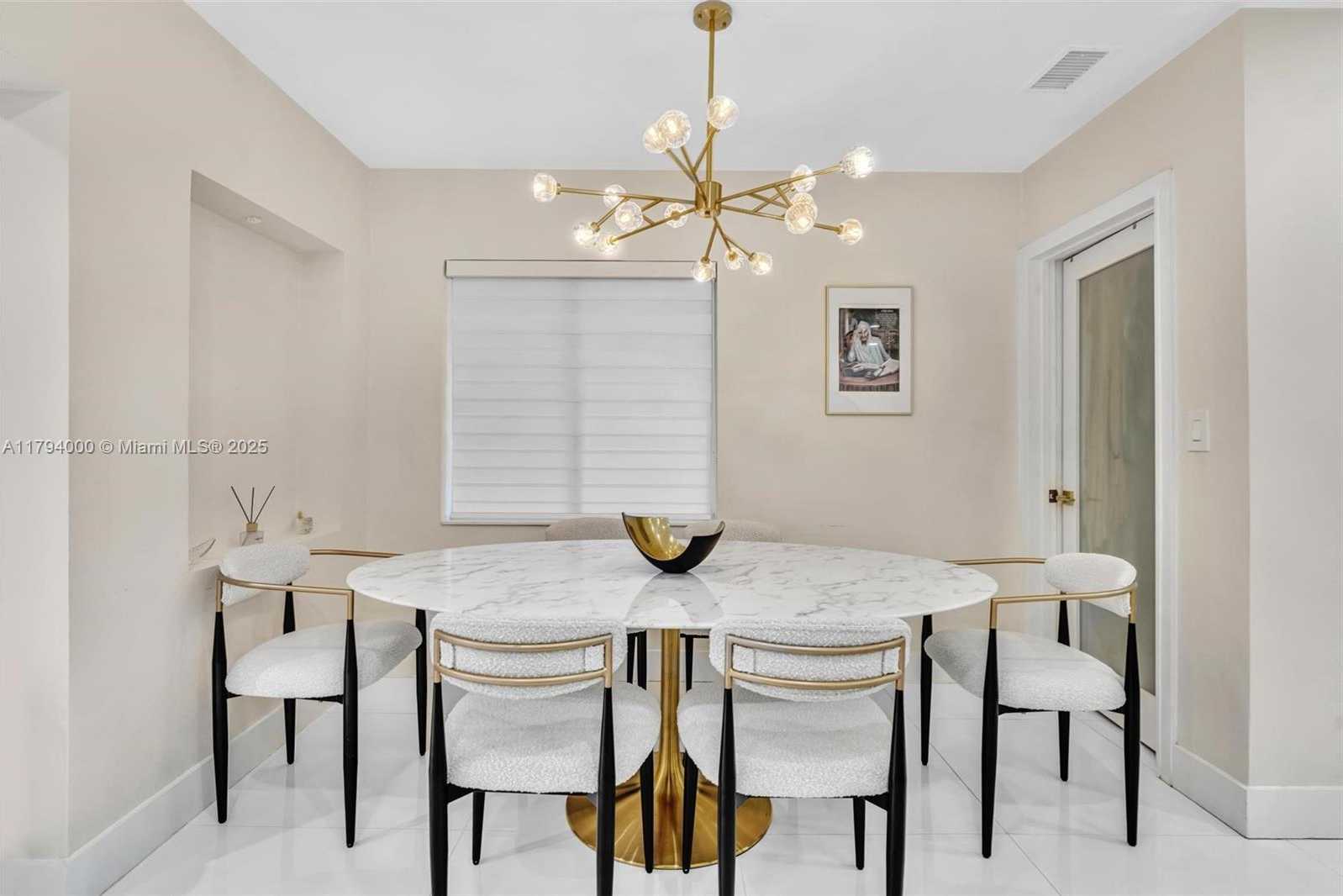 Small Image of 1402 FLETCHER ST, Hollywood Number 3