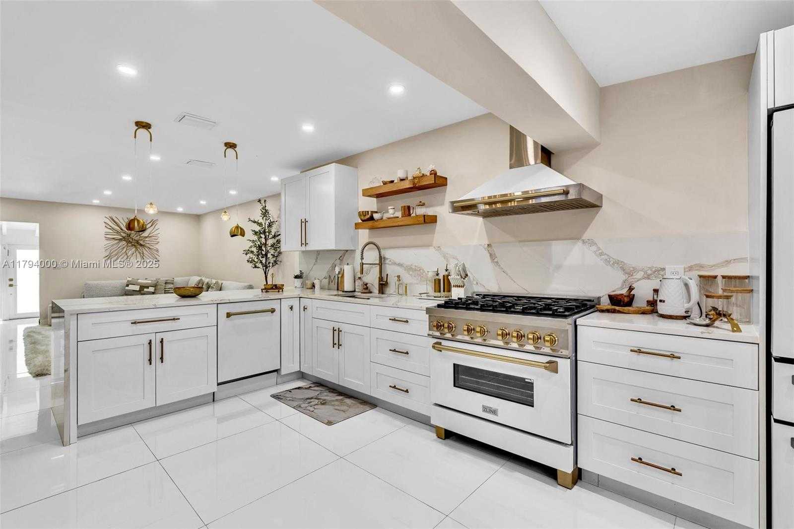 Small Image of 1402 FLETCHER ST, Hollywood Number 46