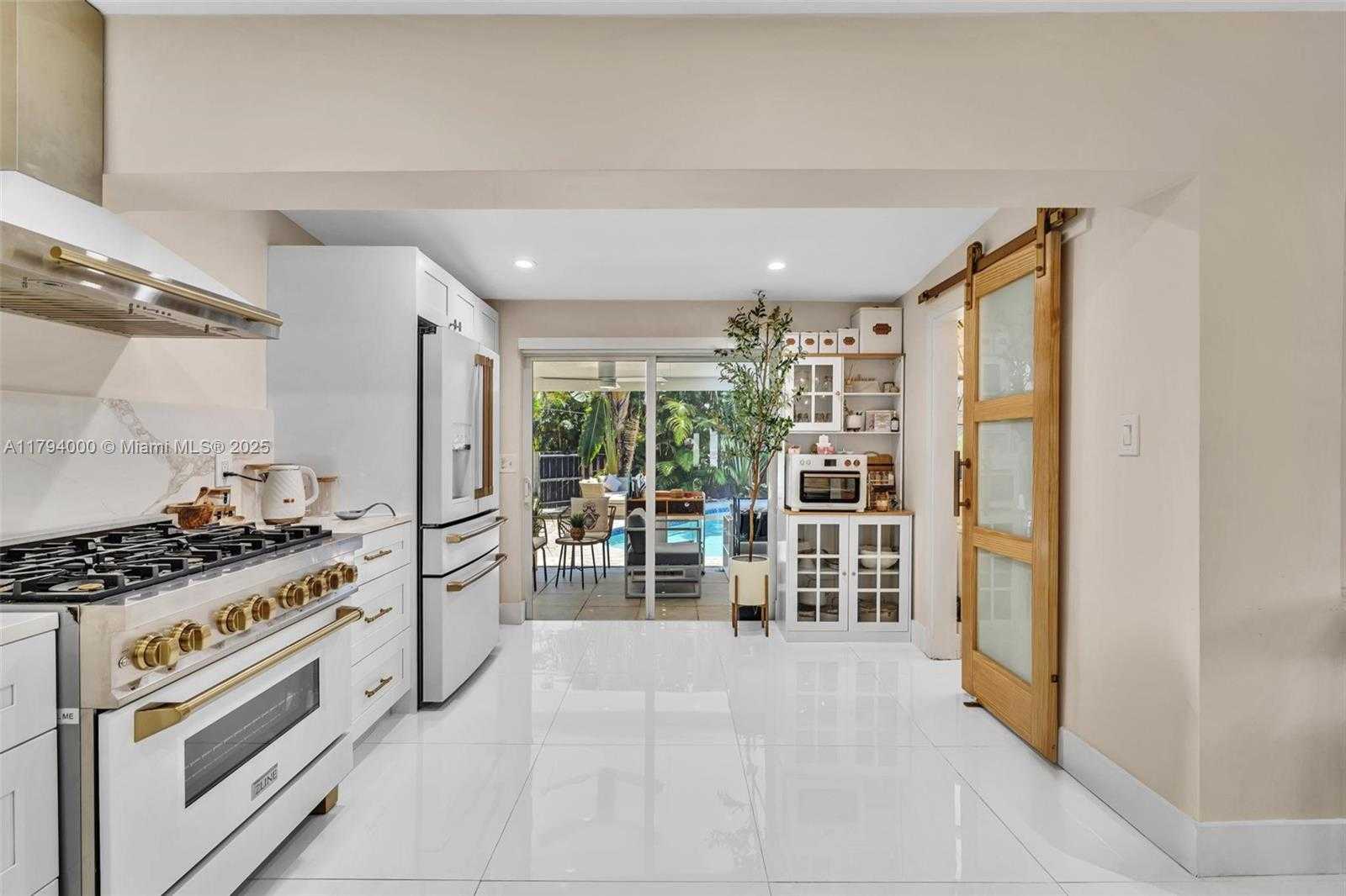 Small Image of 1402 FLETCHER ST, Hollywood Number 48