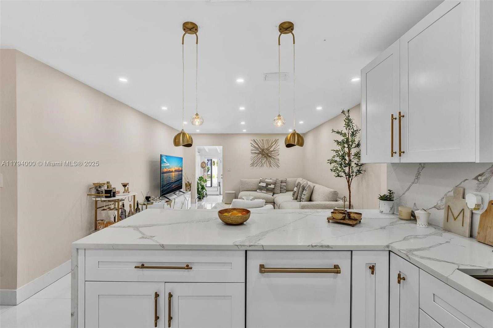 Small Image of 1402 FLETCHER ST, Hollywood Number 49