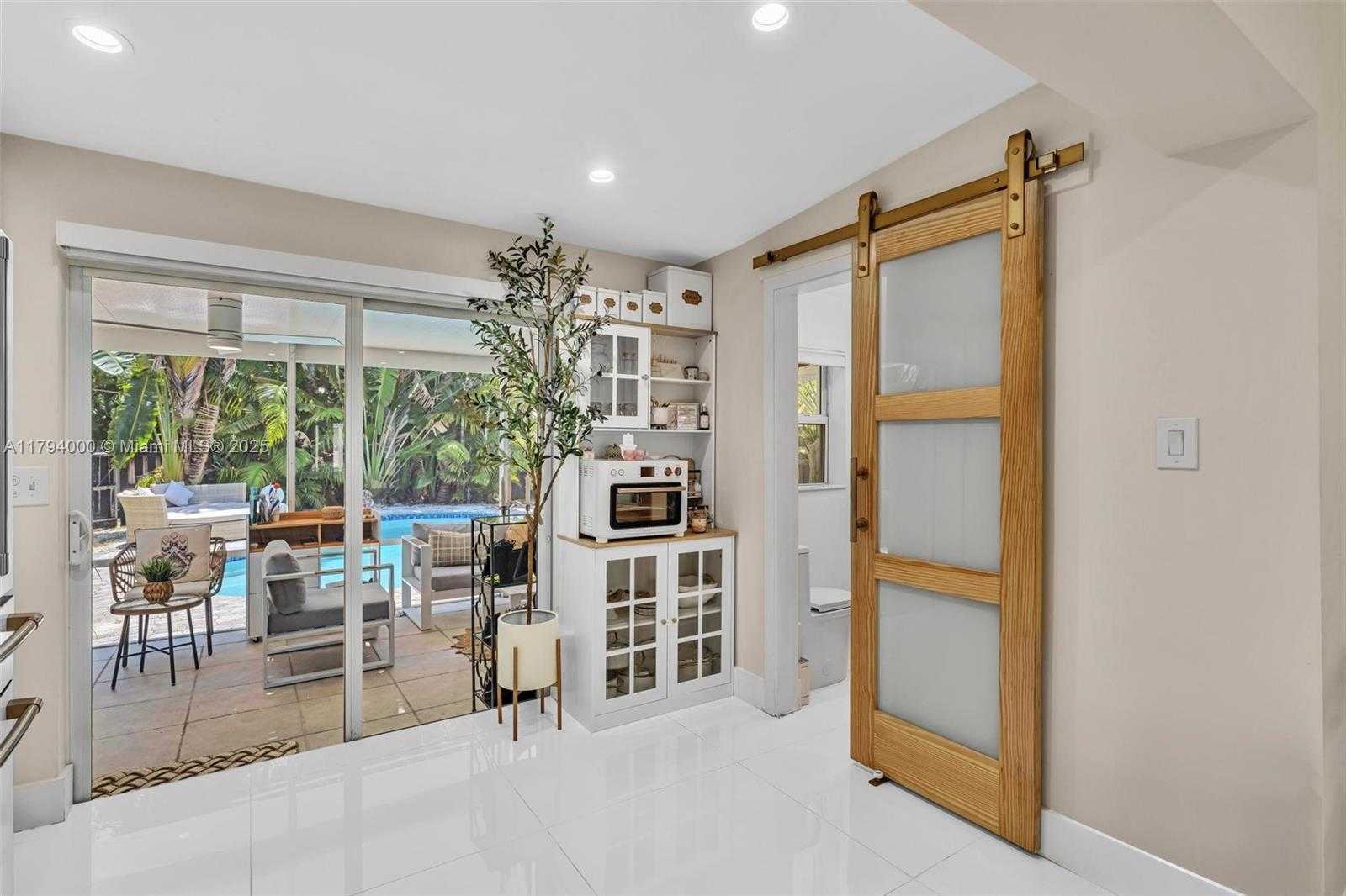Small Image of 1402 FLETCHER ST, Hollywood Number 50