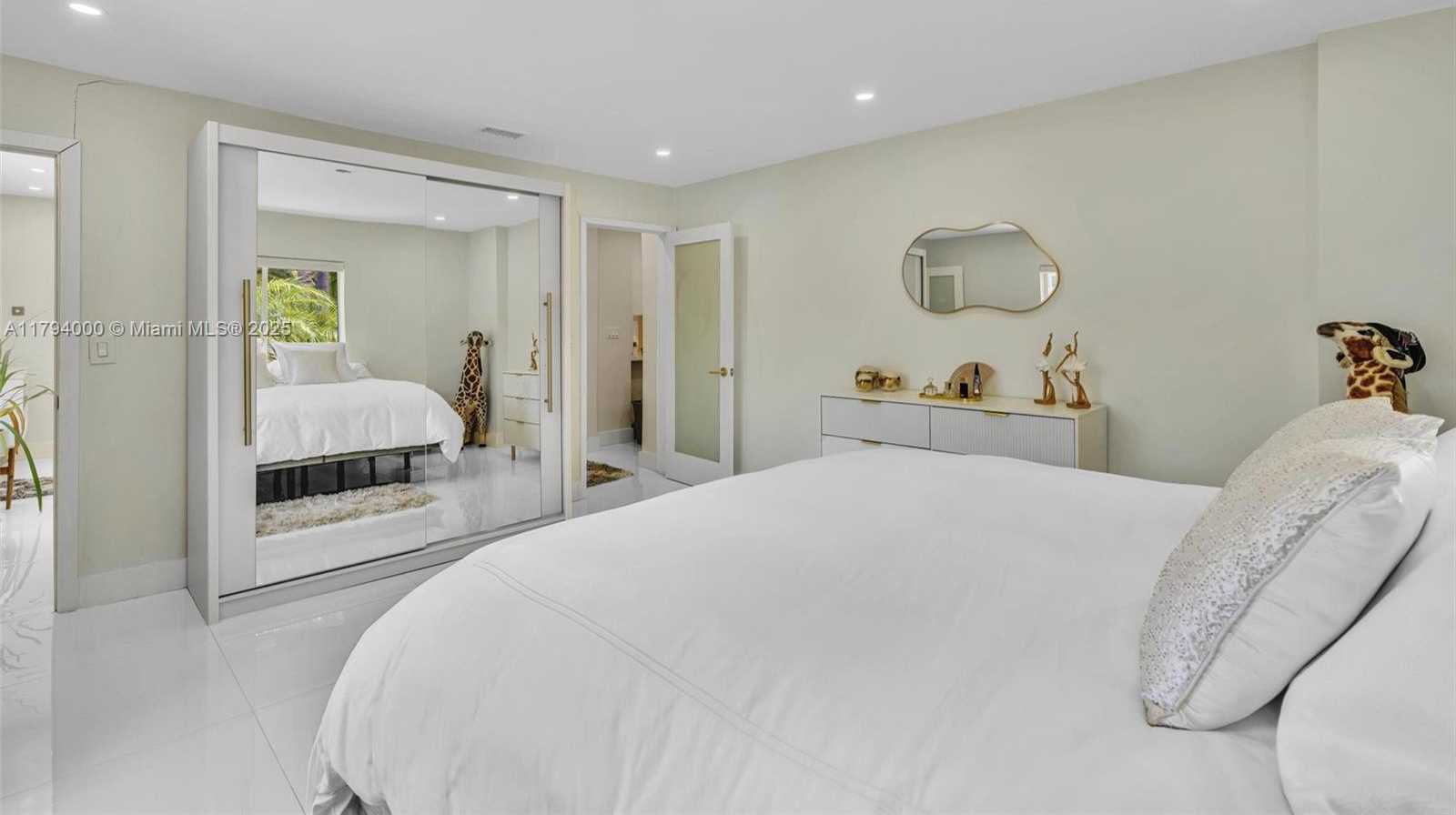 Small Image of 1402 FLETCHER ST, Hollywood Number 7