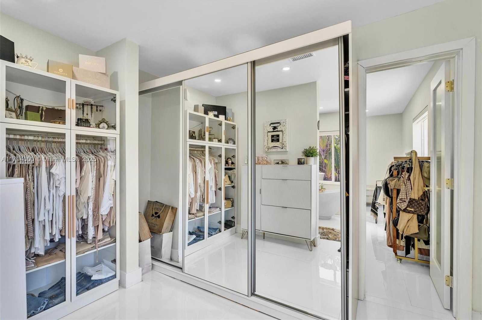 Small Image of 1402 FLETCHER ST, Hollywood Number 9