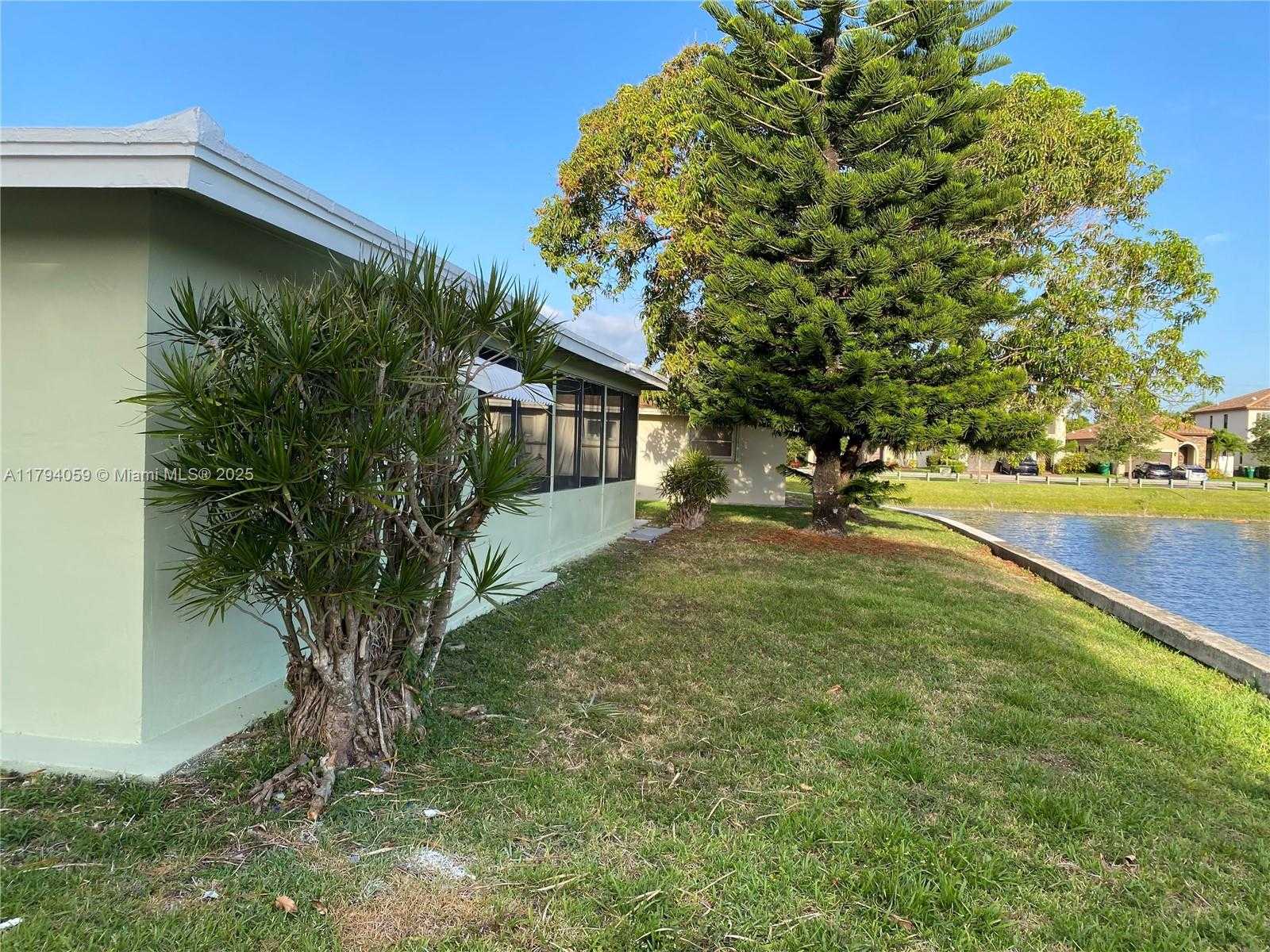Small Image of 5009 NORTH WEST 51ST CT, Tamarac Number 10