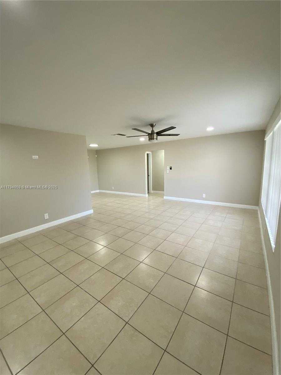 Small Image of 5009 NORTH WEST 51ST CT, Tamarac Number 11