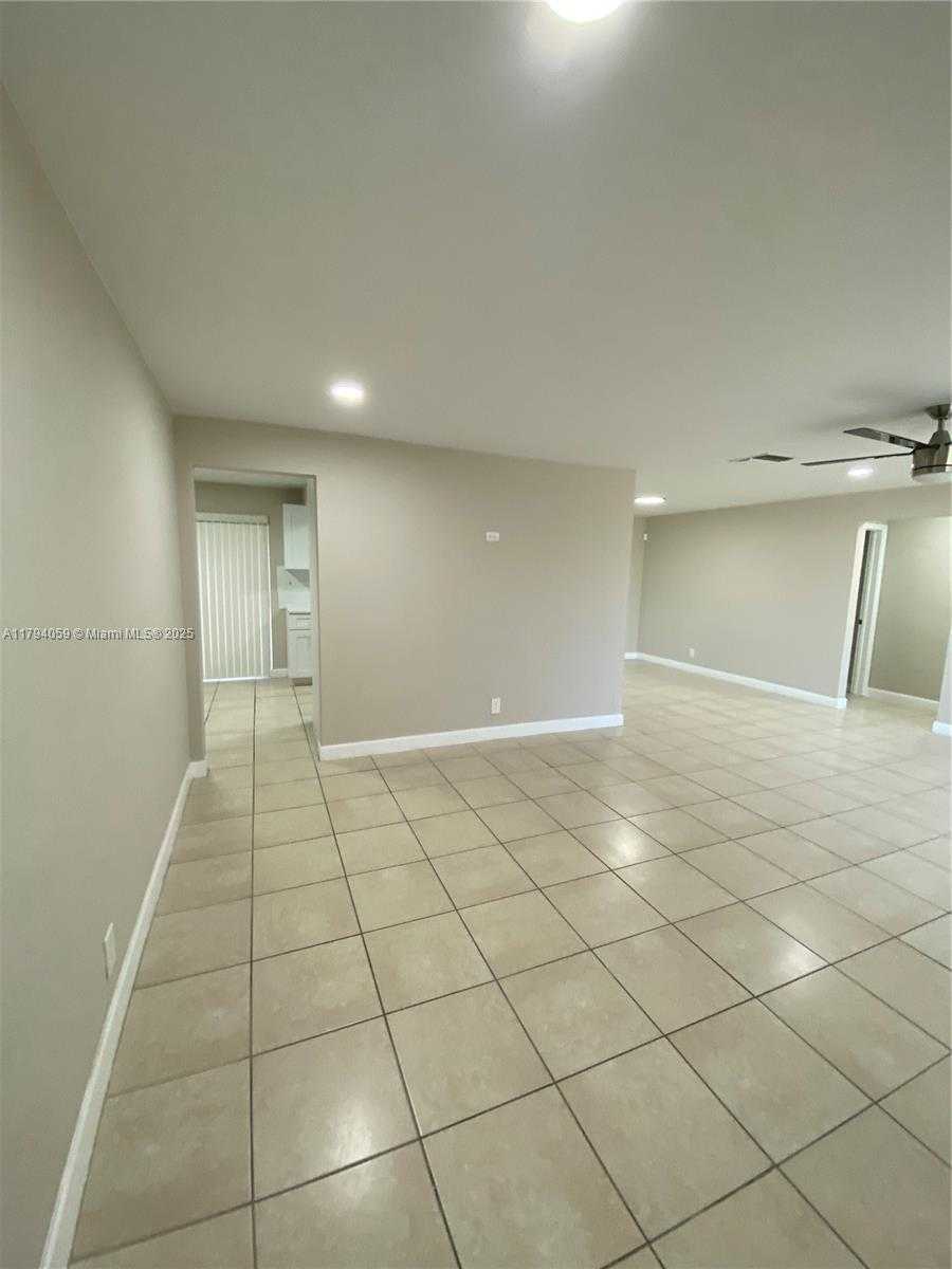 Small Image of 5009 NORTH WEST 51ST CT, Tamarac Number 12