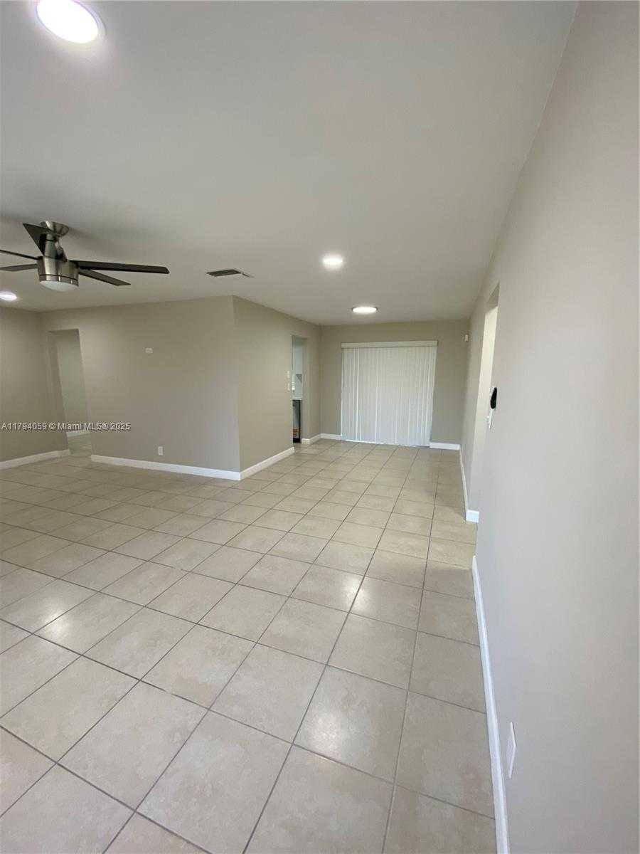Small Image of 5009 NORTH WEST 51ST CT, Tamarac Number 13