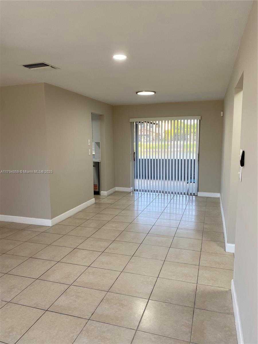 Small Image of 5009 NORTH WEST 51ST CT, Tamarac Number 14