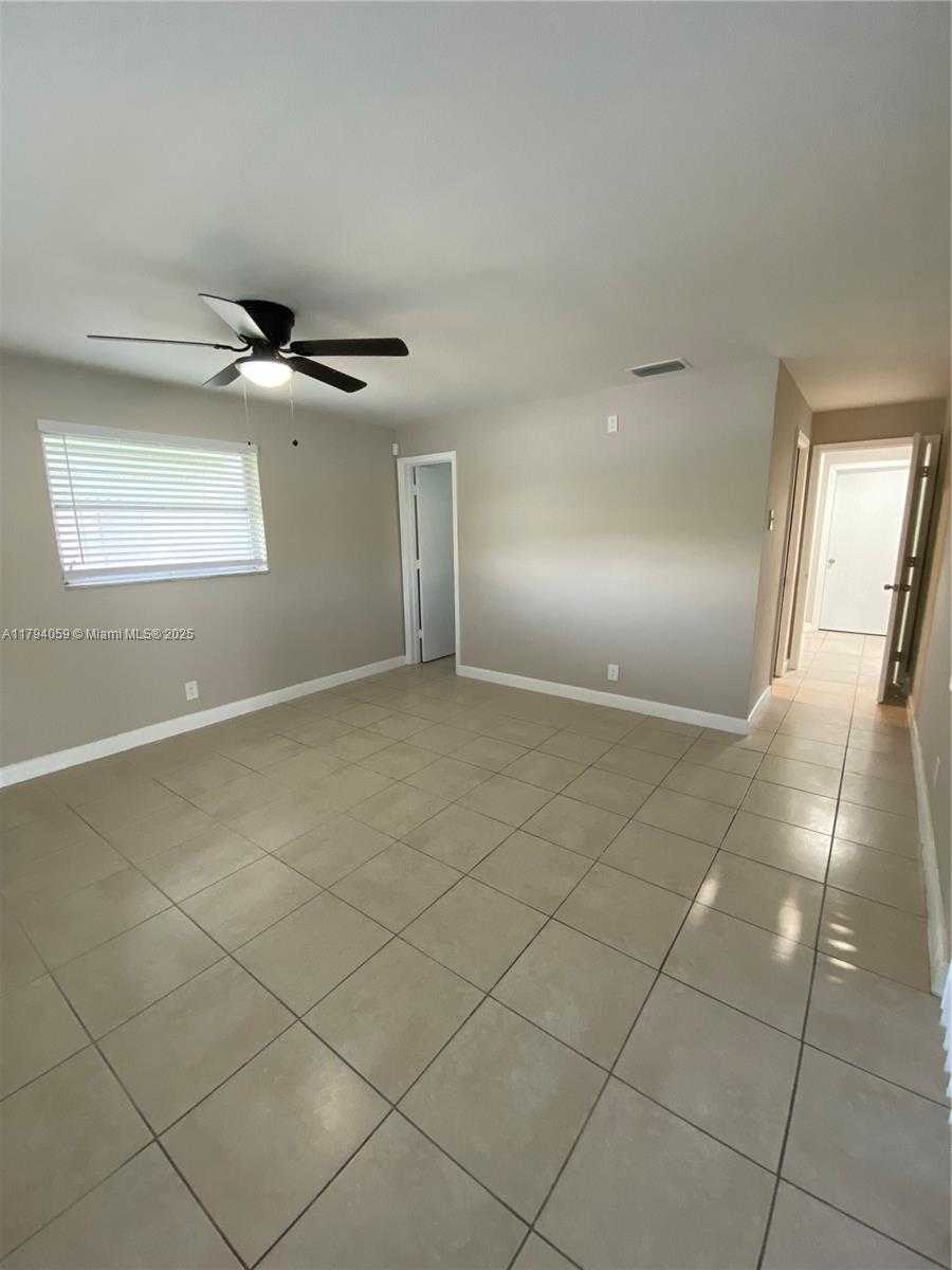 Small Image of 5009 NORTH WEST 51ST CT, Tamarac Number 24