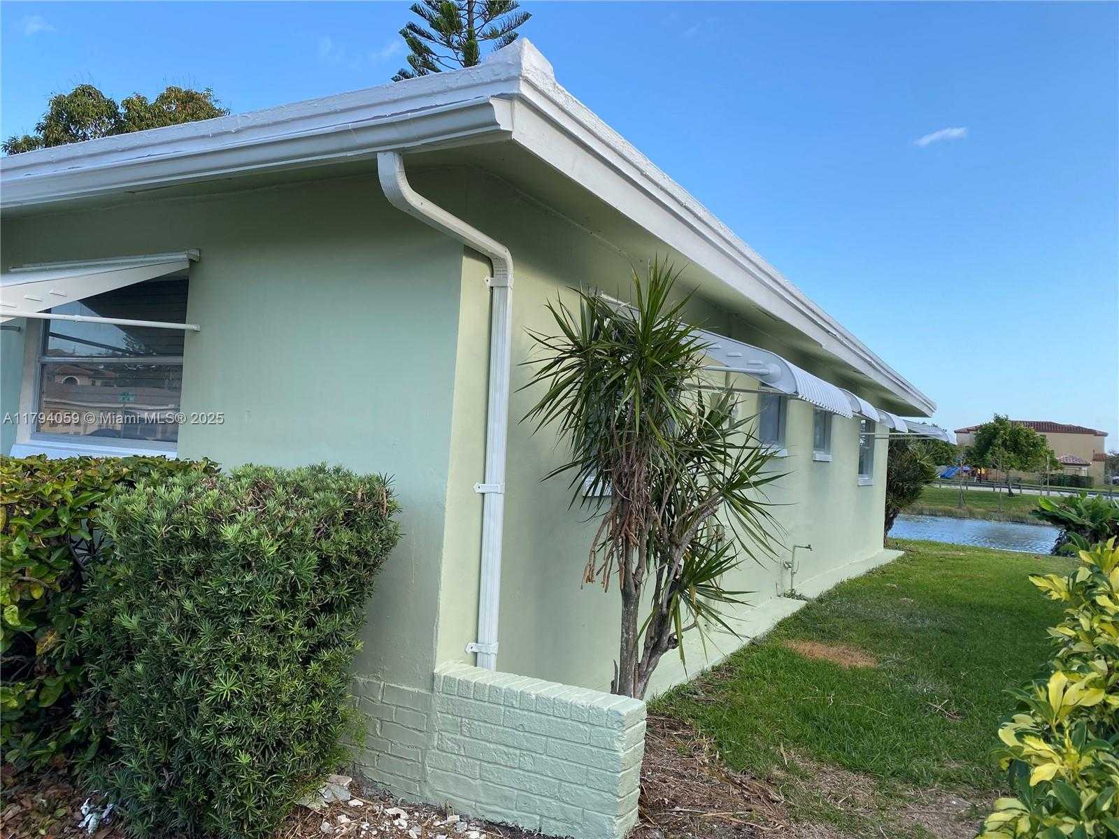 Small Image of 5009 NORTH WEST 51ST CT, Tamarac Number 3
