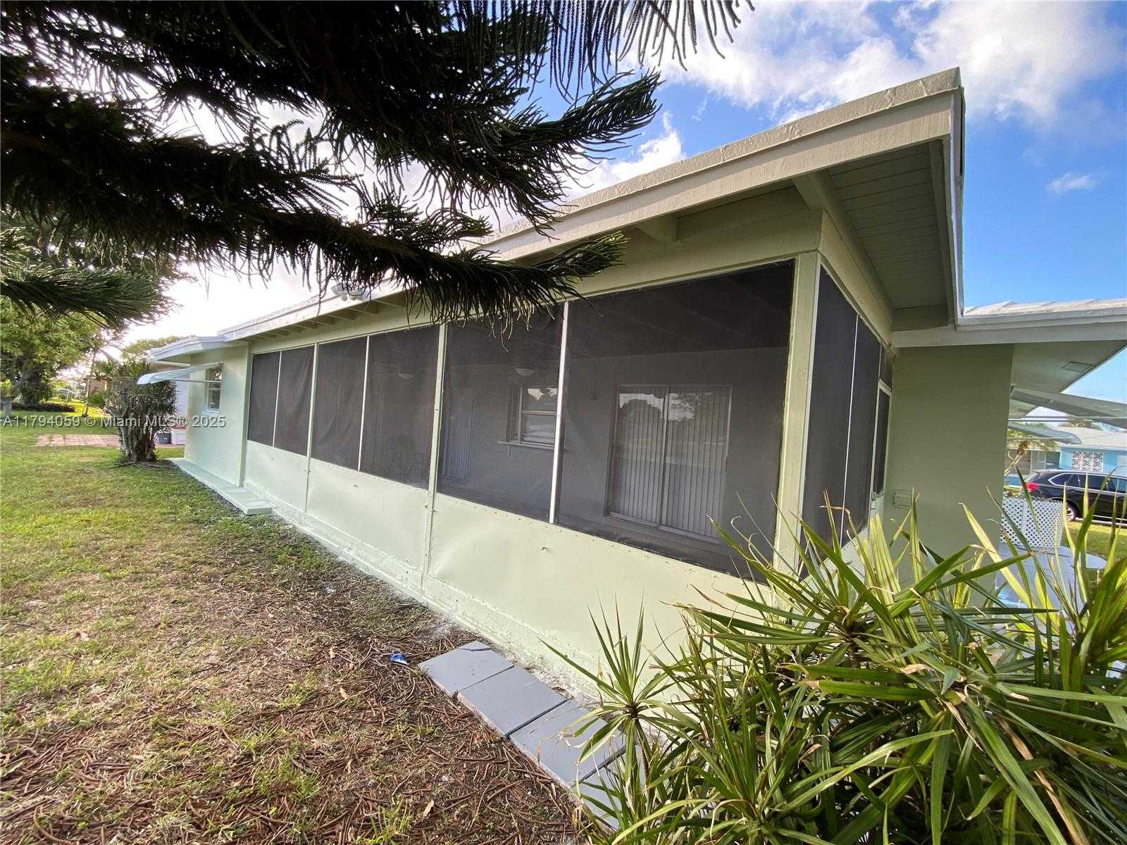 Small Image of 5009 NORTH WEST 51ST CT, Tamarac Number 8