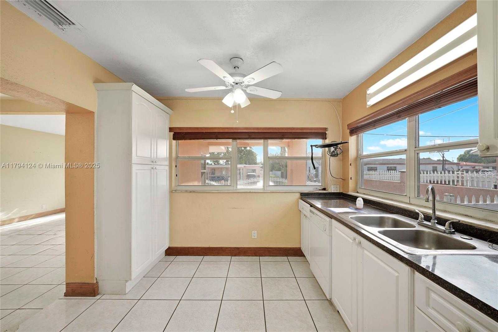 Small Image of 4241 WEST 1ST AVE, Hialeah Number 10