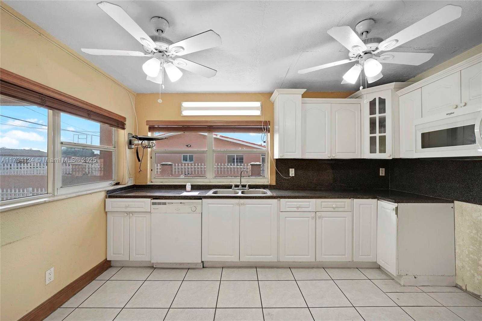 Small Image of 4241 WEST 1ST AVE, Hialeah Number 11