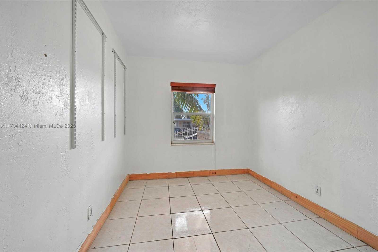 Small Image of 4241 WEST 1ST AVE, Hialeah Number 13