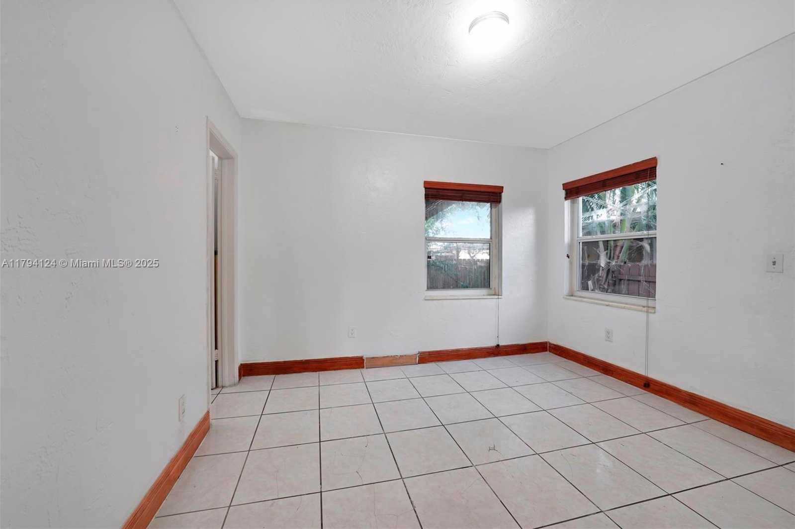 Small Image of 4241 WEST 1ST AVE, Hialeah Number 15
