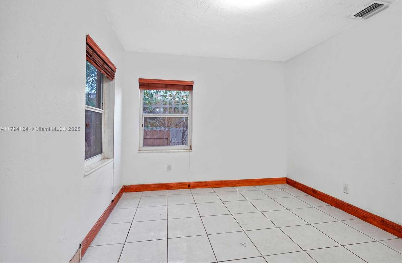 Small Image of 4241 WEST 1ST AVE, Hialeah Number 16