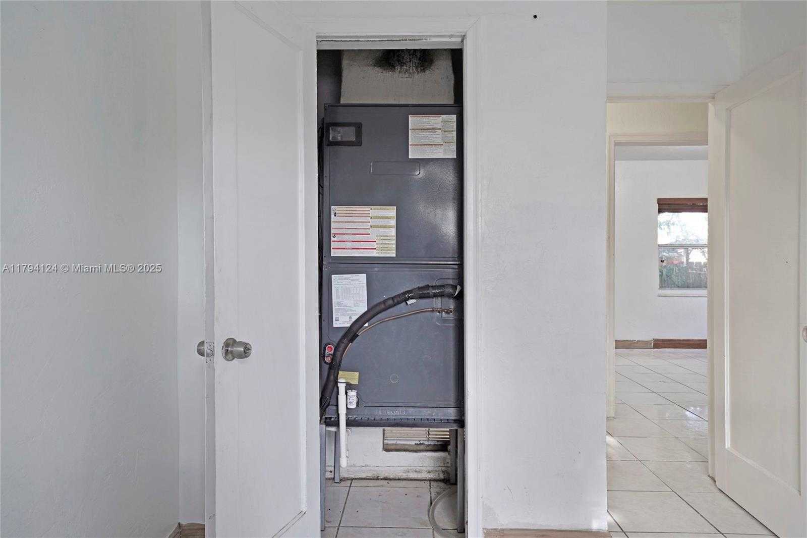 Small Image of 4241 WEST 1ST AVE, Hialeah Number 23