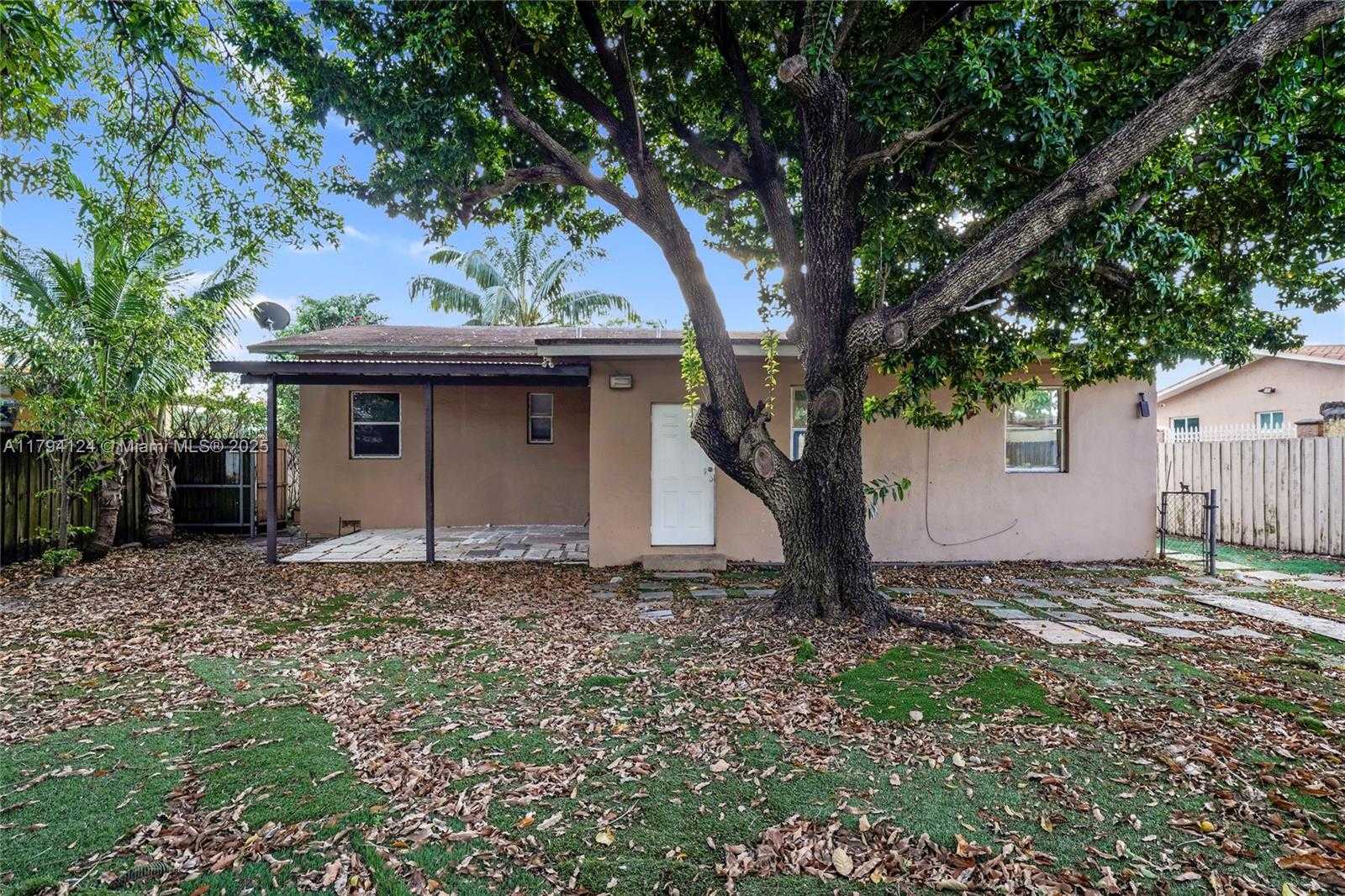 Small Image of 4241 WEST 1ST AVE, Hialeah Number 26