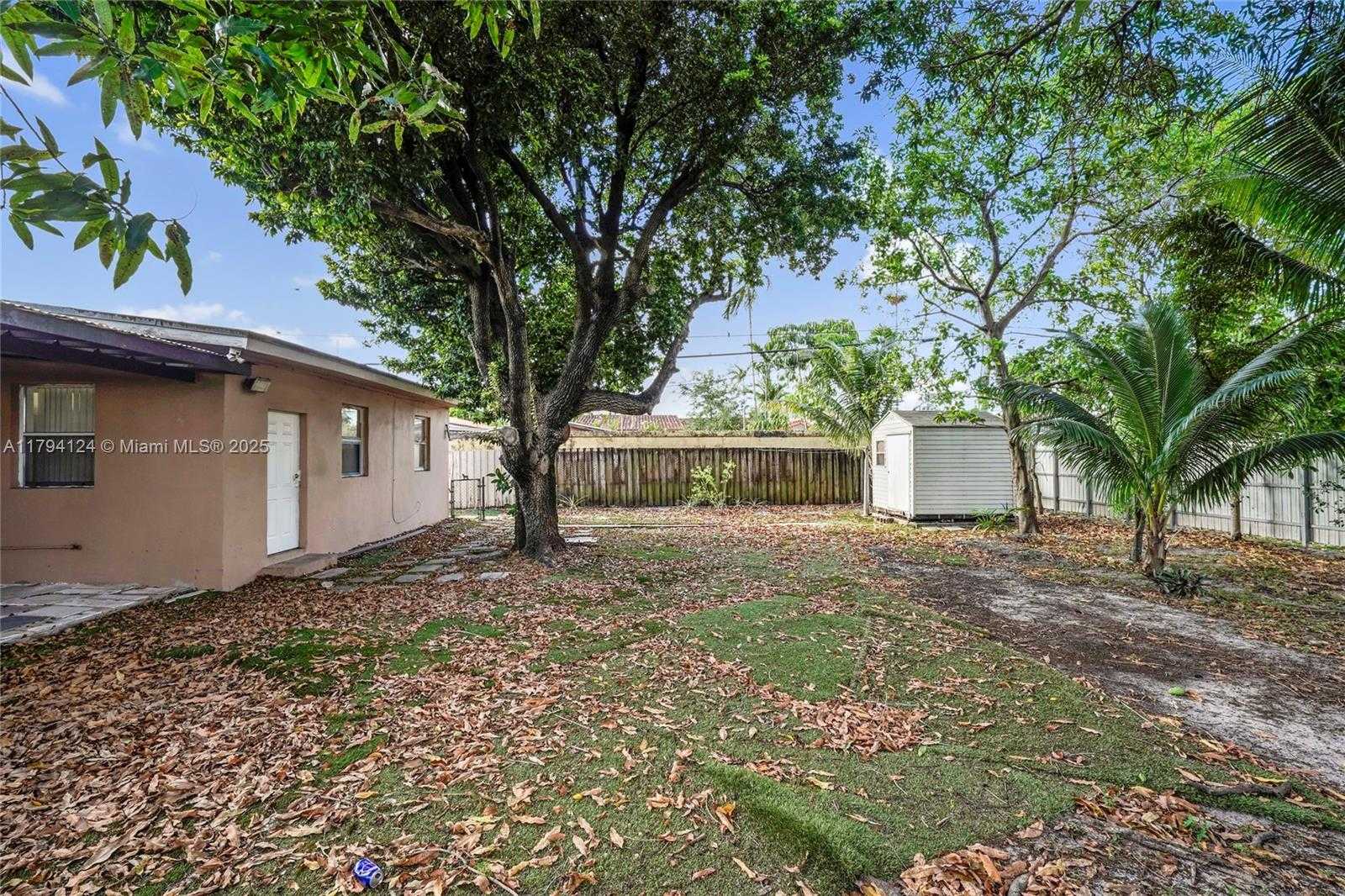 Small Image of 4241 WEST 1ST AVE, Hialeah Number 27