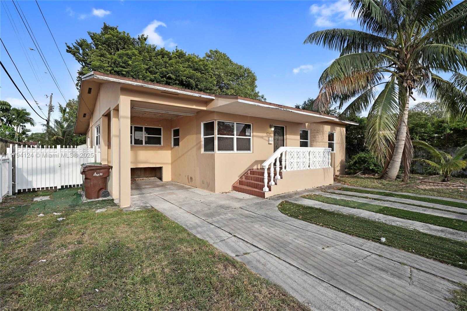 Small Image of 4241 WEST 1ST AVE, Hialeah Number 3