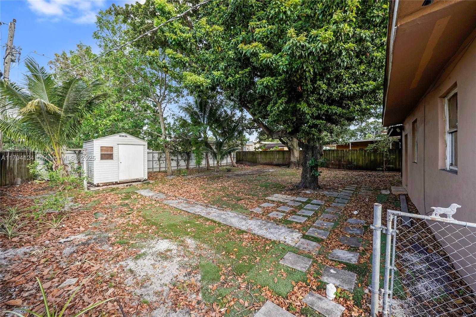 Small Image of 4241 WEST 1ST AVE, Hialeah Number 31
