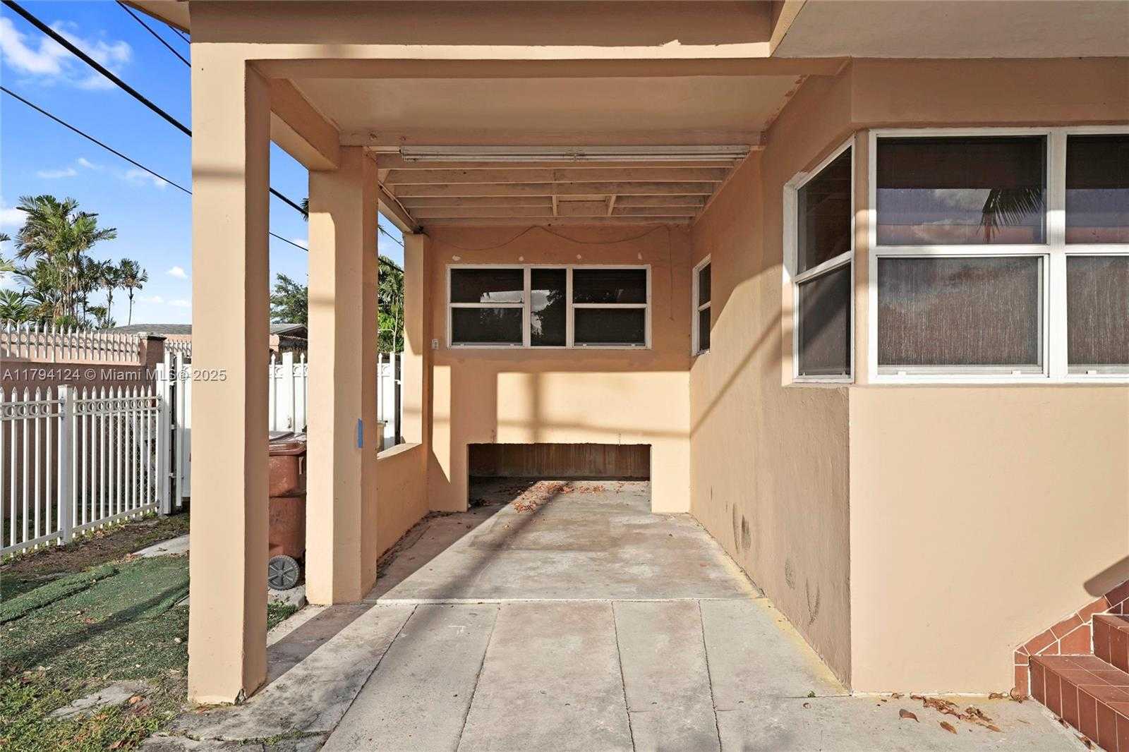 Small Image of 4241 WEST 1ST AVE, Hialeah Number 4