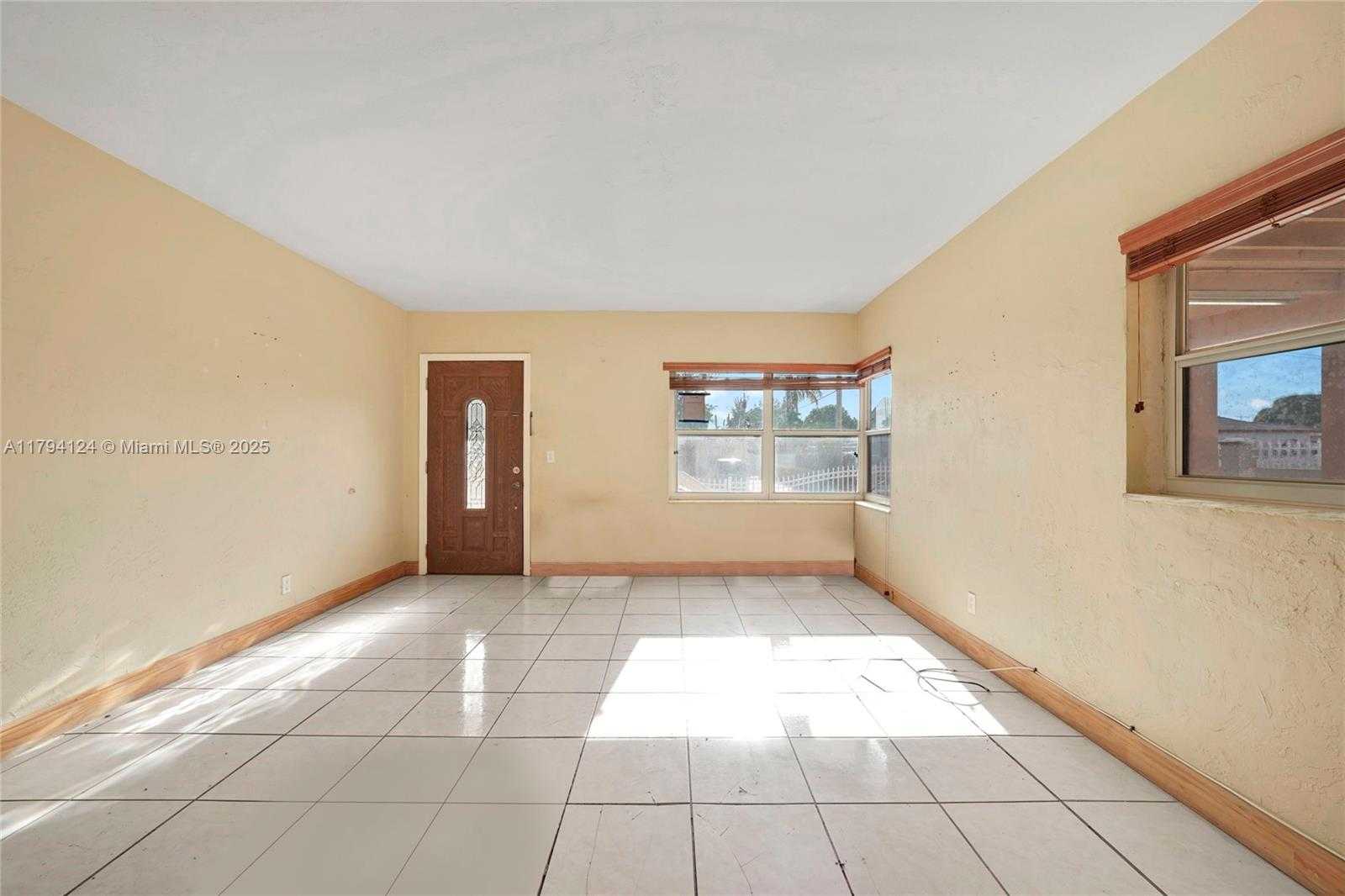 Small Image of 4241 WEST 1ST AVE, Hialeah Number 5