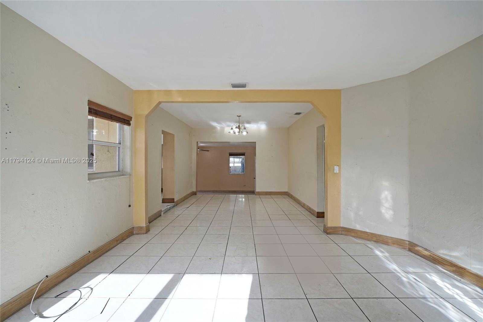 Small Image of 4241 WEST 1ST AVE, Hialeah Number 7