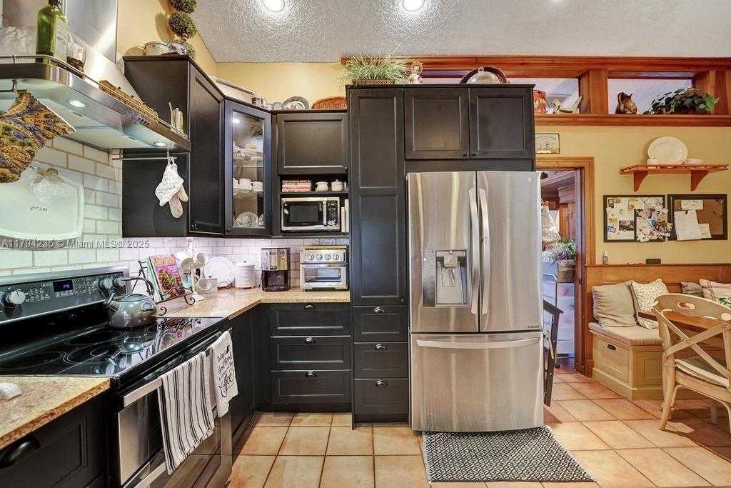 Small Image of 9682 RIDGECREST CT, Davie Number 14