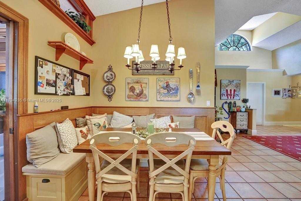 Small Image of 9682 RIDGECREST CT, Davie Number 17
