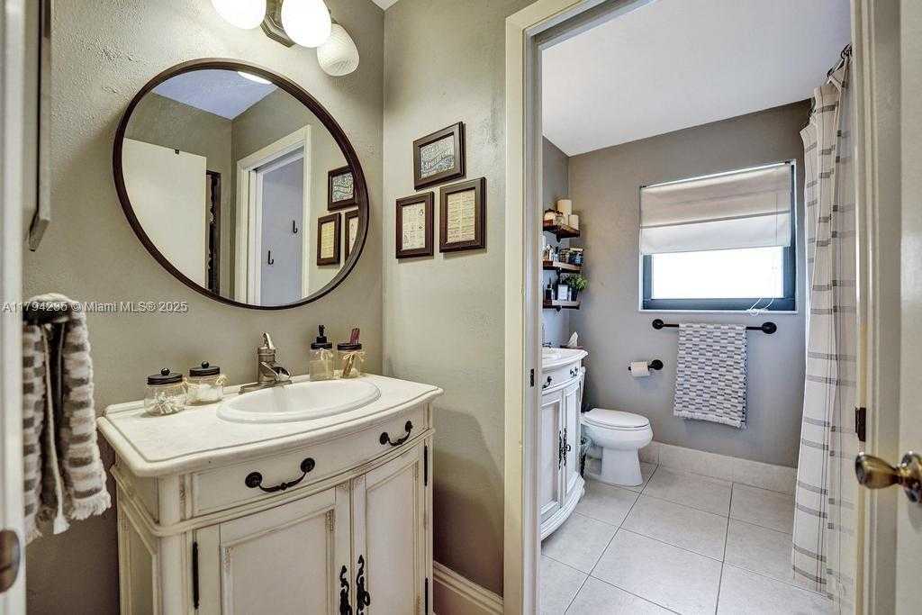 Small Image of 9682 RIDGECREST CT, Davie Number 20