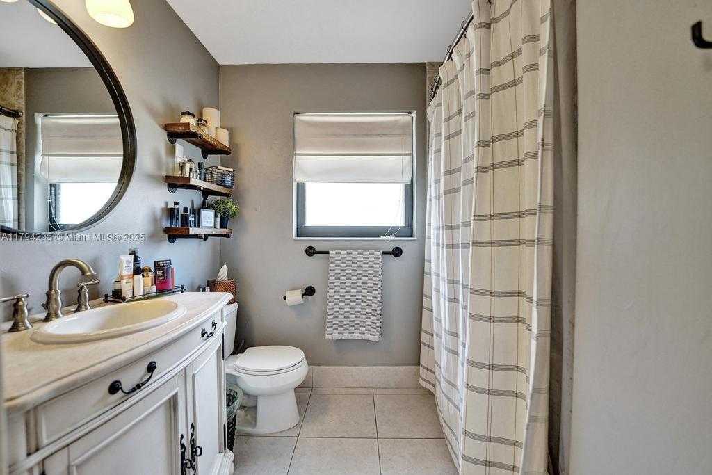 Small Image of 9682 RIDGECREST CT, Davie Number 21