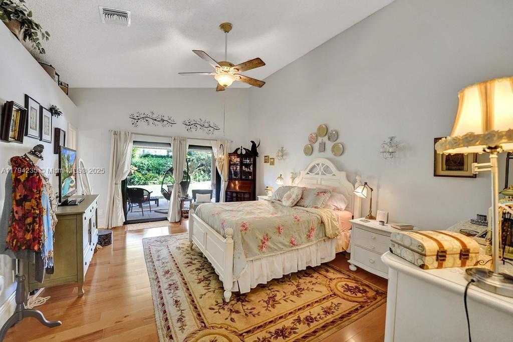 Small Image of 9682 RIDGECREST CT, Davie Number 22