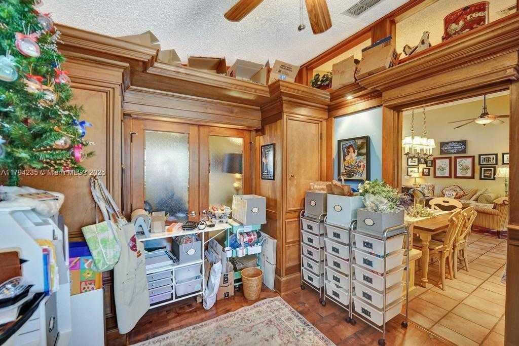 Small Image of 9682 RIDGECREST CT, Davie Number 28
